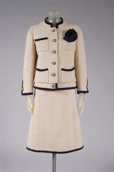 chanel suit 1920s